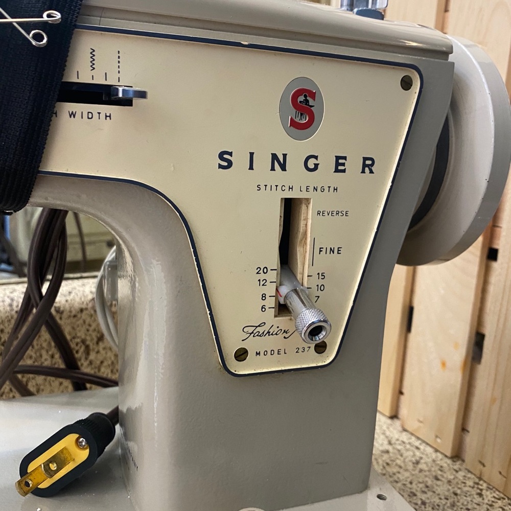 Singer model 237